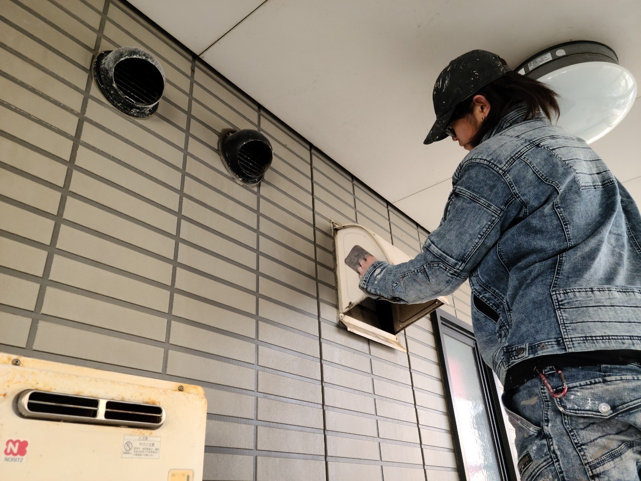 豊橋　外壁塗装　ケレン作業　フードボックス②