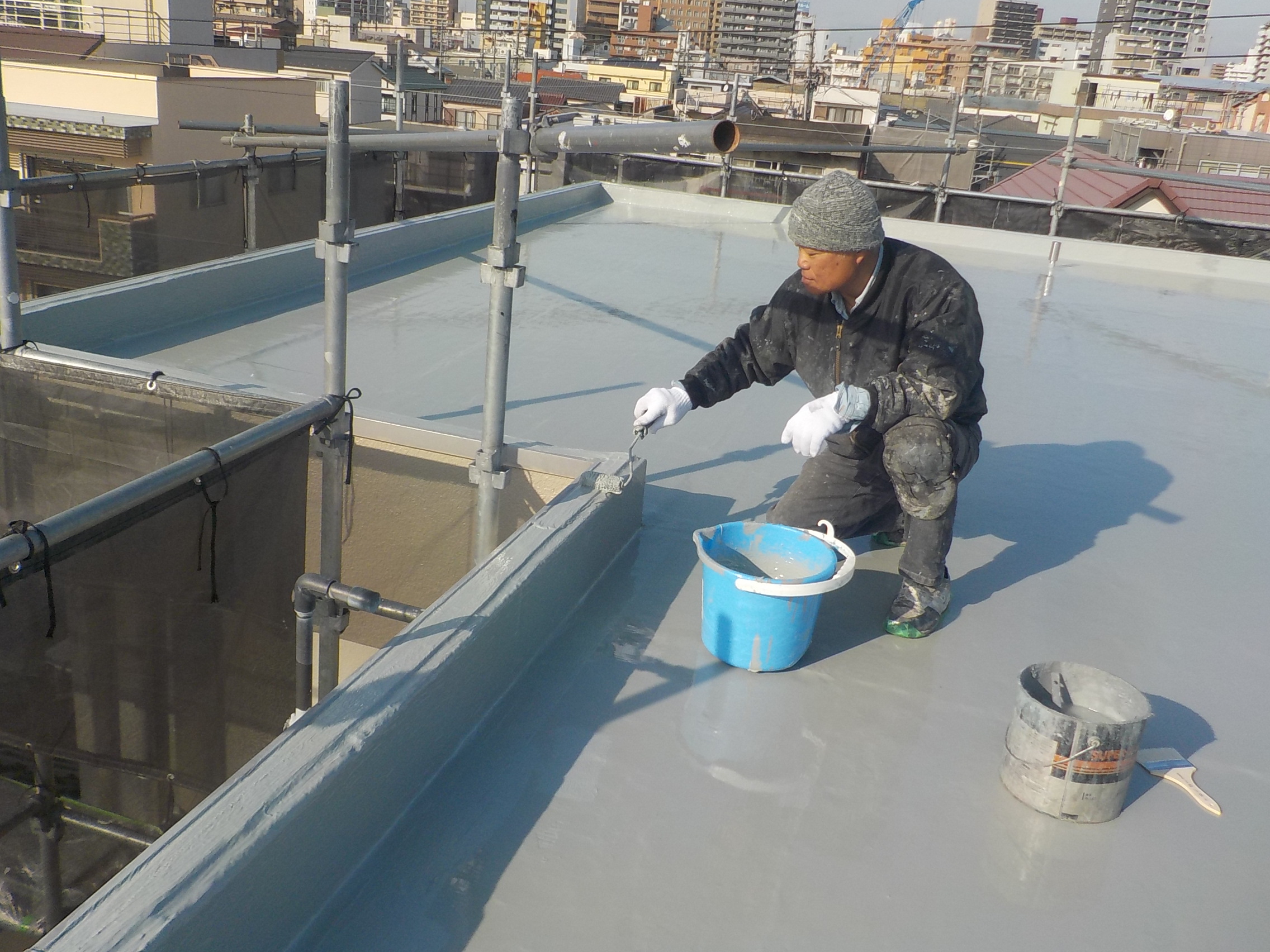 名古屋市東区　外壁塗装の現場から屋上防水工事　ウレタン防水　イメージ