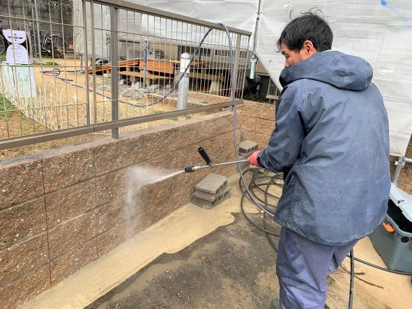 塗装日報｜半田市の外壁塗装現場から　高圧洗浄作業