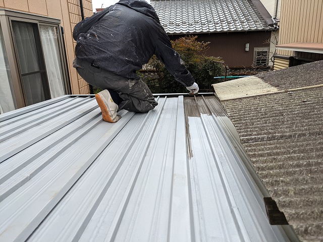 江南　外壁塗装　物置屋根　イメージ