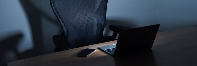 外壁塗装　一括見積り　手抜き工事のリスク　イメージ
