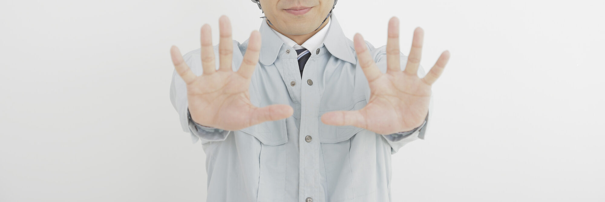 瓦塗装は危険なので、DIYで行ってはダメです　イメージ