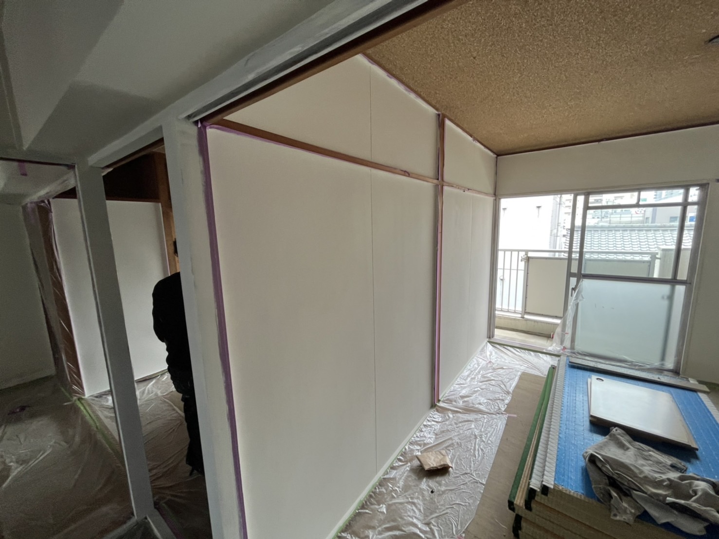 名古屋市北区マンション　室内塗装　養生作業　イメージ
