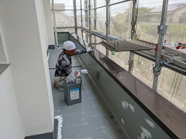 稲沢市　外壁塗装の現場から、ベランダ袖壁防水工事