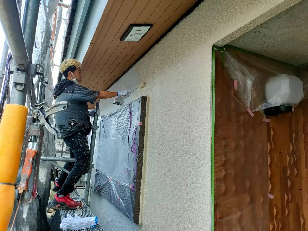 桑名市　和風住宅　外壁塗装　外壁上塗り1回目　イメージ"