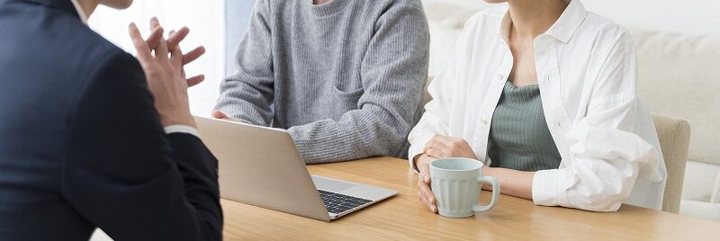 怪しい外壁塗装の訪問販売業者　営業トーク「お客様に対する工事の勧め方」　イメージ