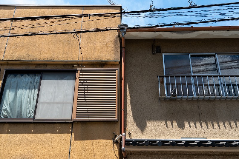 塗装時期を逃すとどうなる？建物の劣化が進み、建物が短命になってしまいます　イメージ