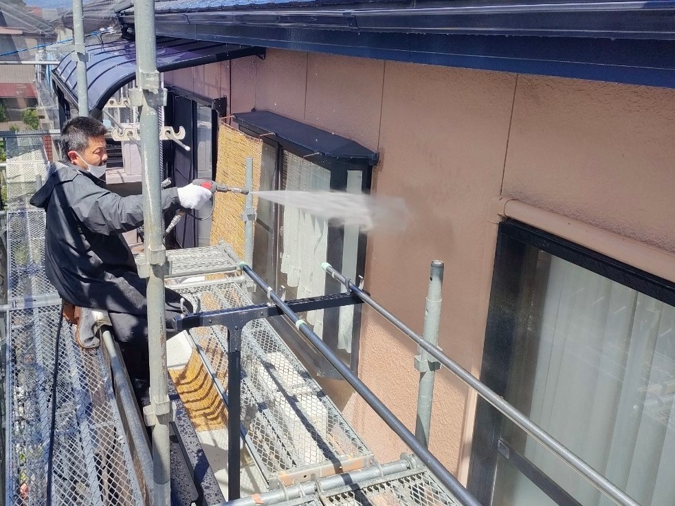 一宮市　洋風住宅　ツートンカラー外壁塗装　施工例　高圧洗浄　イメージ