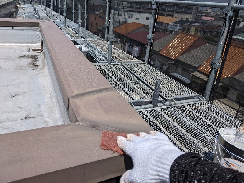 中村区　賃貸マンション 外壁塗装　屋上パラペット　ケレン作業　イメージ