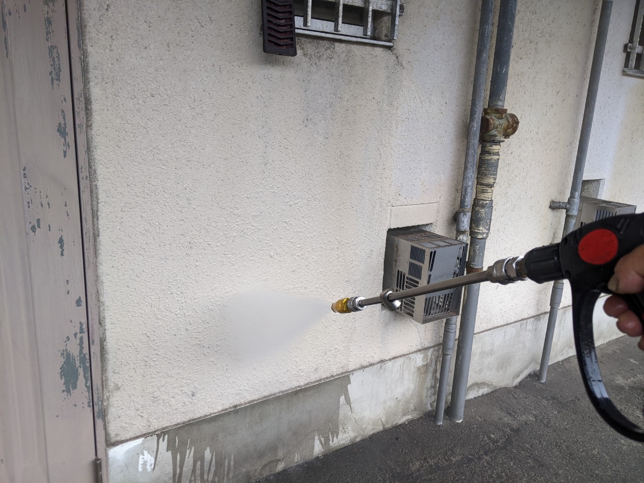 中村区　賃貸マンション外壁塗装前　外壁高圧洗浄　イメージ