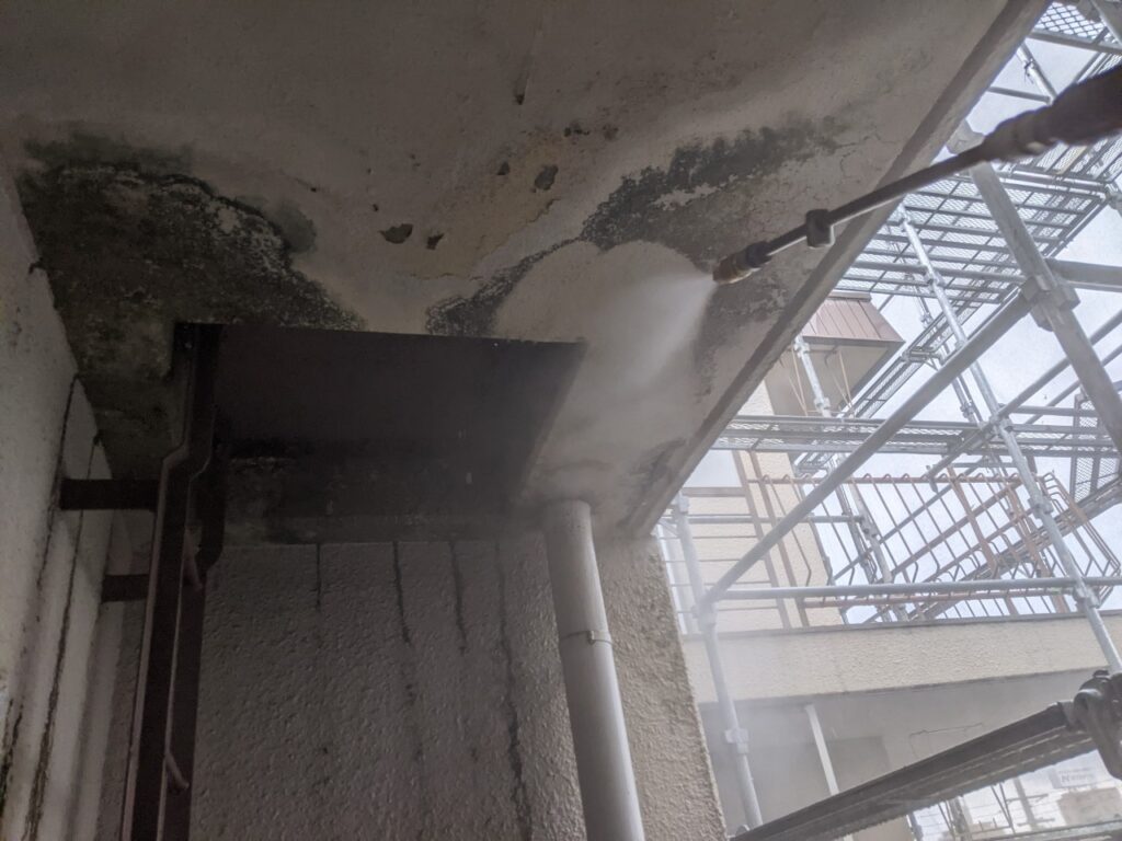 中村区　賃貸マンション　外壁塗装の現場から高圧洗浄