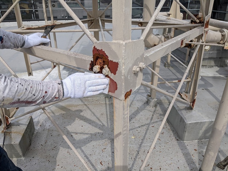 中村区　賃貸マンション 外壁塗装の現場からケレン作業
