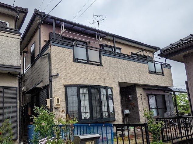 一宮市　洋風住宅　ツートンカラー外壁塗装　施工前　イメージ