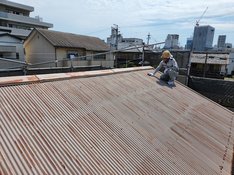 千種区　外壁塗装　離れトタン屋根下塗り　イメージ