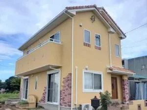 一宮市　かわいいイエロー系　南欧風住宅　外壁塗装施工例