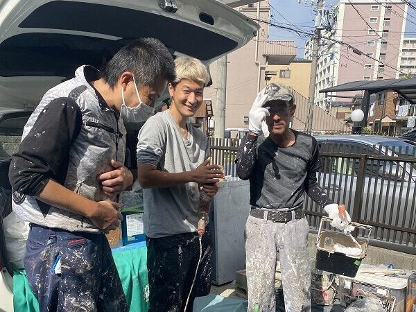 塗装日報｜名古屋市北区の外壁塗装現場から　塗料の撹拌作業