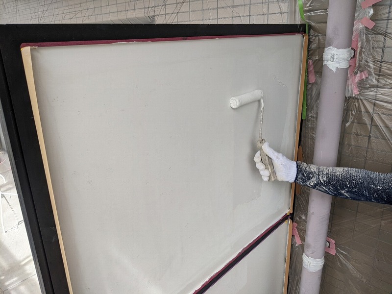 犬山市 賃貸マンション 外壁修繕塗装 施工例 ベランダ隔て板上塗り イメージ