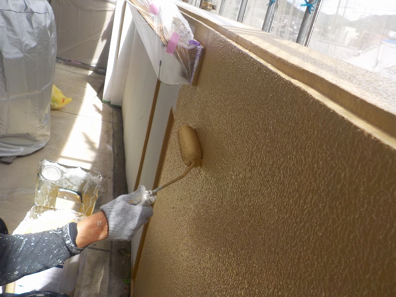 犬山市 賃貸マンション修繕外壁塗装 施工例 共用廊下上塗り イメージ