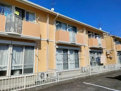 一宮市　南欧風賃貸アパート　外壁塗装　施工例の写真