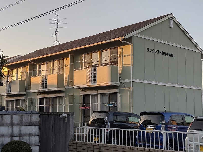 一宮市 南欧風賃貸アパート 外壁塗装 施工例 塗装前 イメージ