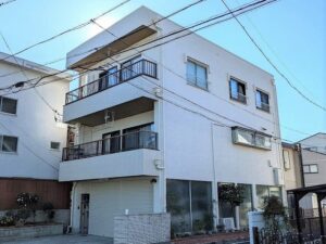 名古屋市東区　３階建てモダン住宅　外壁塗装　施工例