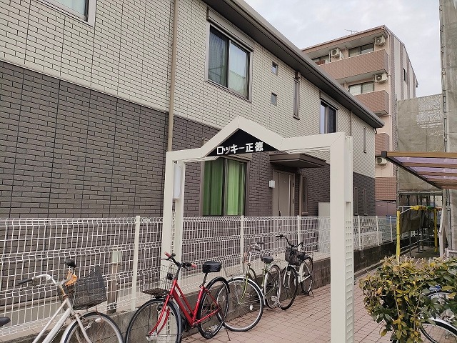 名古屋市港区　ピンク系　賃貸アパート　外壁塗装　施工例　ファザード塗装　完成　イメージ