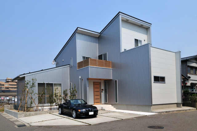 外壁塗装　色選び　スタイリッシュな【グレー系】カラーの外壁塗装　イメージ
