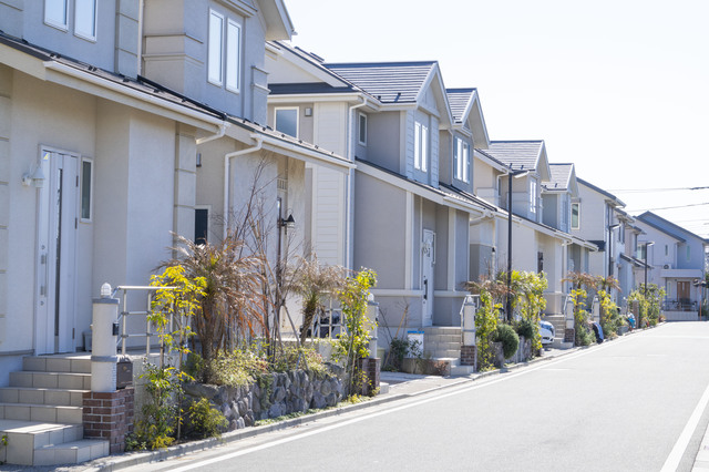 外壁塗装　色選び　周囲の景観（近隣の住宅や街の雰囲気）との調和を考える　イメージ