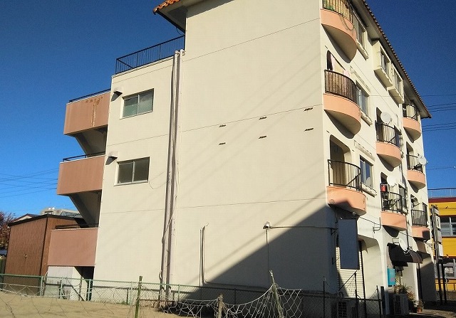 中川区 賃貸マンション 西面外壁塗装 施工前 イメージ