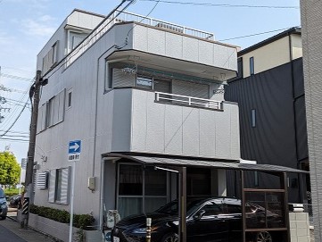 名古屋市中村区　３階建て　シンプルモダン住宅　外壁塗装　施工例の写真