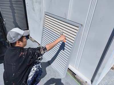 中村区 3階建て シンプルモダン住宅 外壁塗装 施工例 雨戸塗装上塗り イメージ