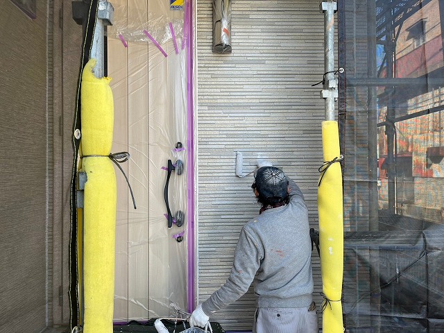 名古屋市東区　3階建住宅　ダブルトーン外壁塗装下塗り1回目　イメージ