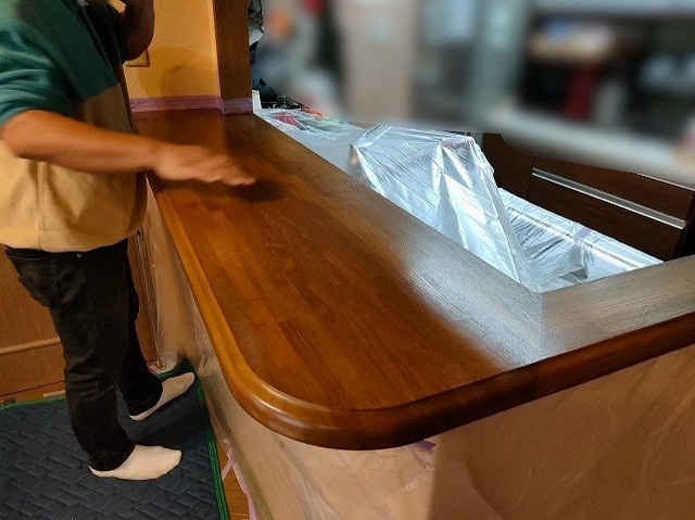 名古屋市名東区　キッチン木製カウンター塗装　施工例　ウレタンクリヤー上塗り　イメージ