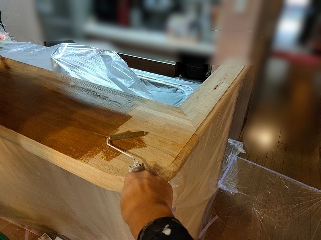 名古屋市名東区　キッチン木製カウンター塗装　施工例　ステイン下塗り　イメージ
