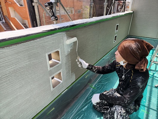 名古屋市北区　洋風住宅　ダブルトーン外壁塗装　施工例　ベランダ内壁塗装　イメージ
