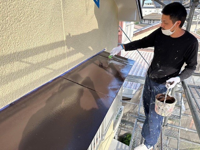 名古屋市天白区　和風モダン住宅　外壁塗装　施工例　小庇上塗り２回目　イメージ