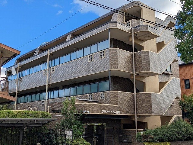 名東区 スタイリッシュな賃貸マンション 外壁塗装 施工前 イメージ