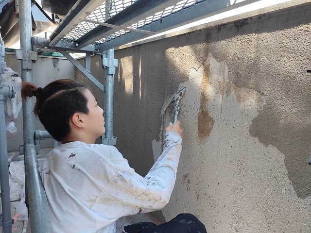 中村区　洋風モダン住宅　外壁塗装　施工例　外壁塗装前　ケレン作業