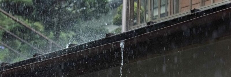 　外壁　斑　塗装直後に雨が降るとムラになりますか？ その場合はやり直しが必要ですか？　イメージ