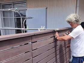 四日市市 ウッドデッキ塗装 施工例 フェンスケレン作業 イメージ