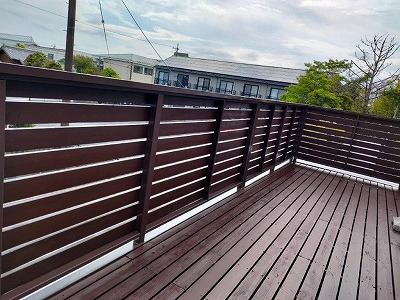 四日市市　ウッドデッキ塗装　施工例　床とフェンス塗装完成　イメージ