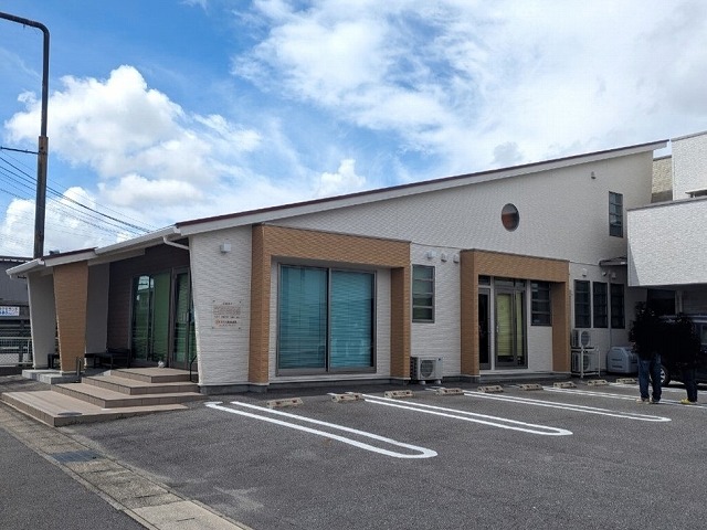西尾市 えそら動物病院 屋根、外壁塗装 施工例