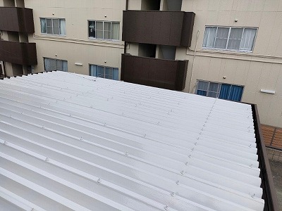 四日市市　折半屋根塗装　施工例