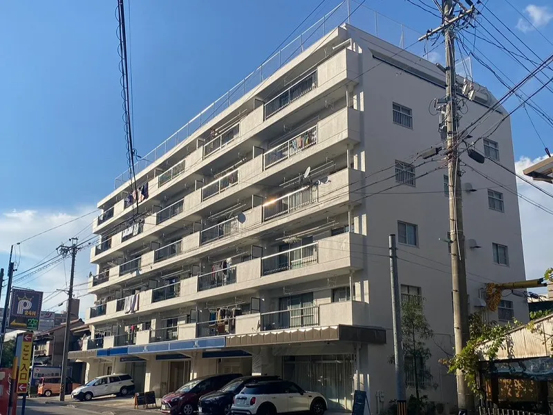 名古屋市東区　賃貸マンション　ツートンカラー外壁塗装　施工例の写真