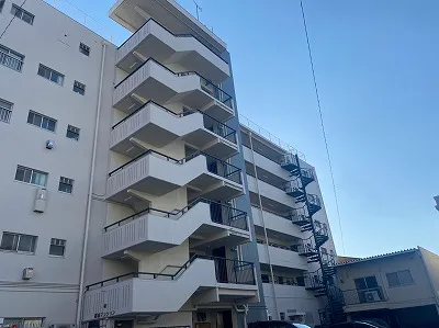 名古屋市東区　賃貸マンション　ツートンカラー外壁塗装　施工例　外壁塗装　完成　イメージ