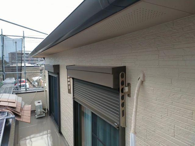 名古屋市守山区　おしゃれなダブルトーン外壁塗装　施工例　2階外壁、軒、シャッターボックス塗装　完成後　イメージ