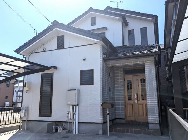 安城市　おしゃれなツートンカラー外壁塗装　施工例の写真