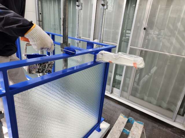名古屋市西区 アクセントカラーがおしゃれな 外壁塗装 施工例 ベランダ手摺塗装 イメージ
