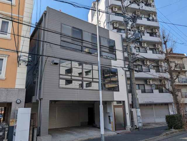 名古屋市中区　３階建てビル　ツートンカラー　外壁塗装　施工例　イメージ