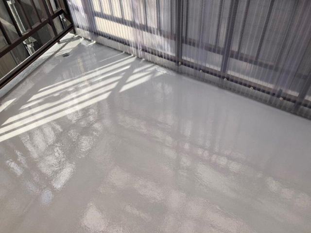 名古屋市中区　３階建てビル　ツートンカラー　外壁塗装　施工例　バルコニー床防水塗装　完了　イメージ